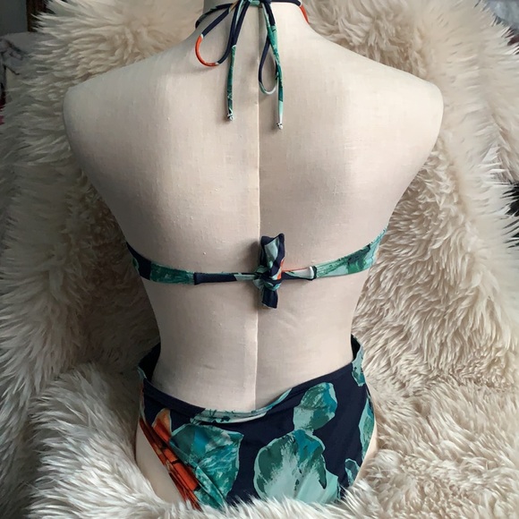 Tropical Gap Bikini - Picture 2 of 6